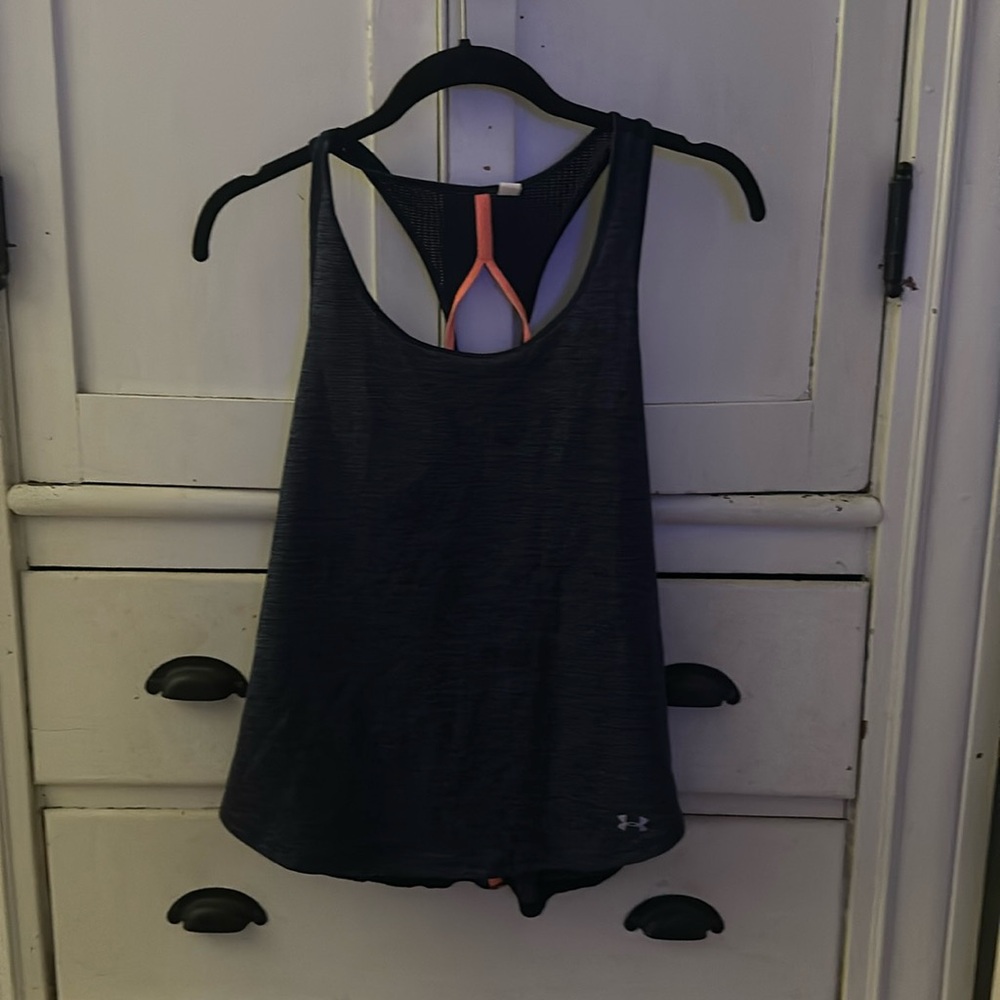 Women’s underarmour tank